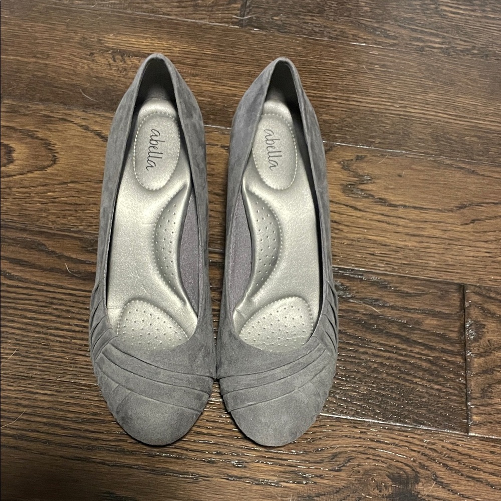 Abella Gray Women's Heels